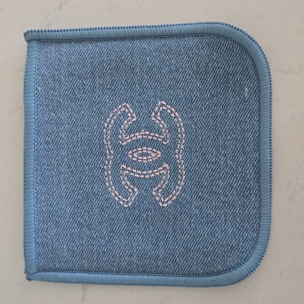 New CHANEL DENIM From New Mkup Collection Blue Denim Limited Edition ☆Pouch Only - Picture 2 of 4